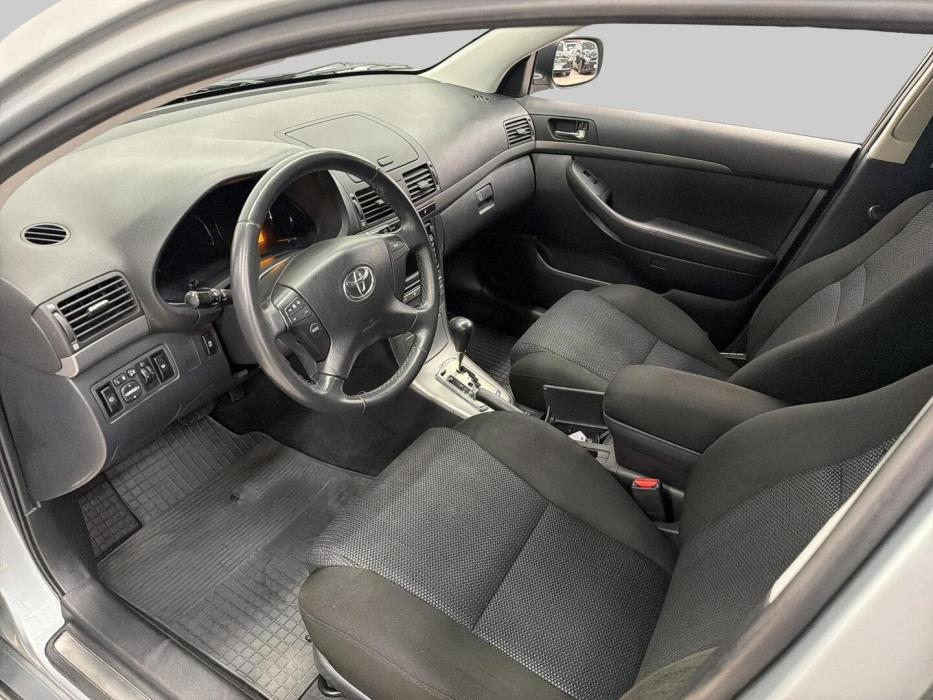 TOYOTA Avensis 2008