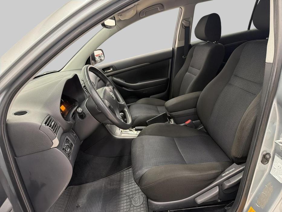 TOYOTA Avensis 2008