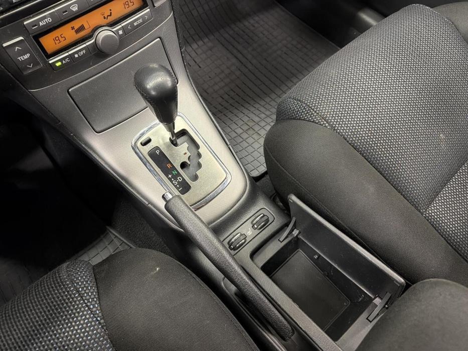 TOYOTA Avensis 2008