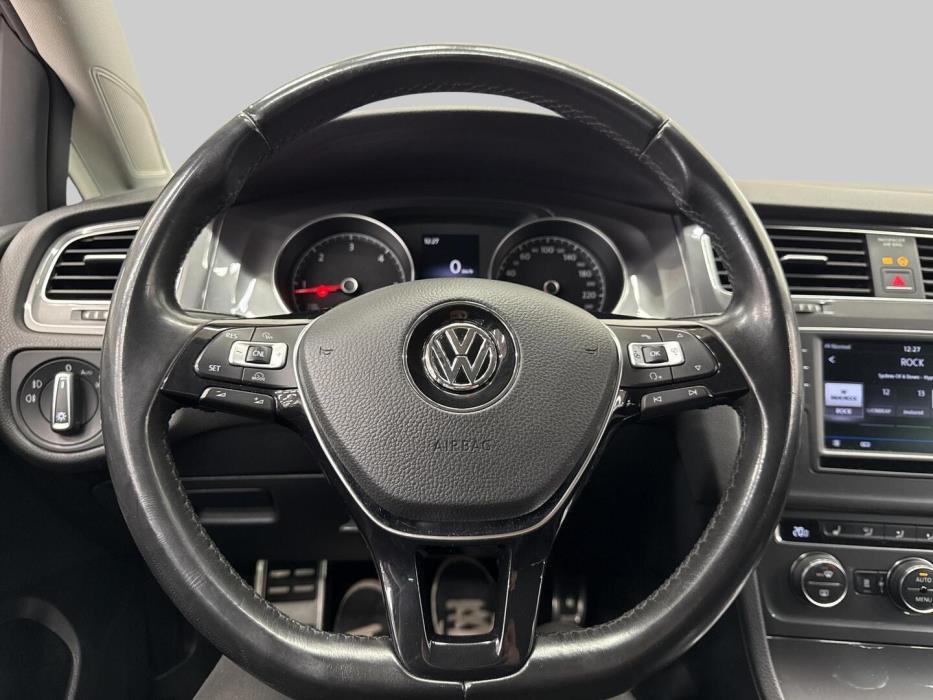 VOLKSWAGEN Golf 2017