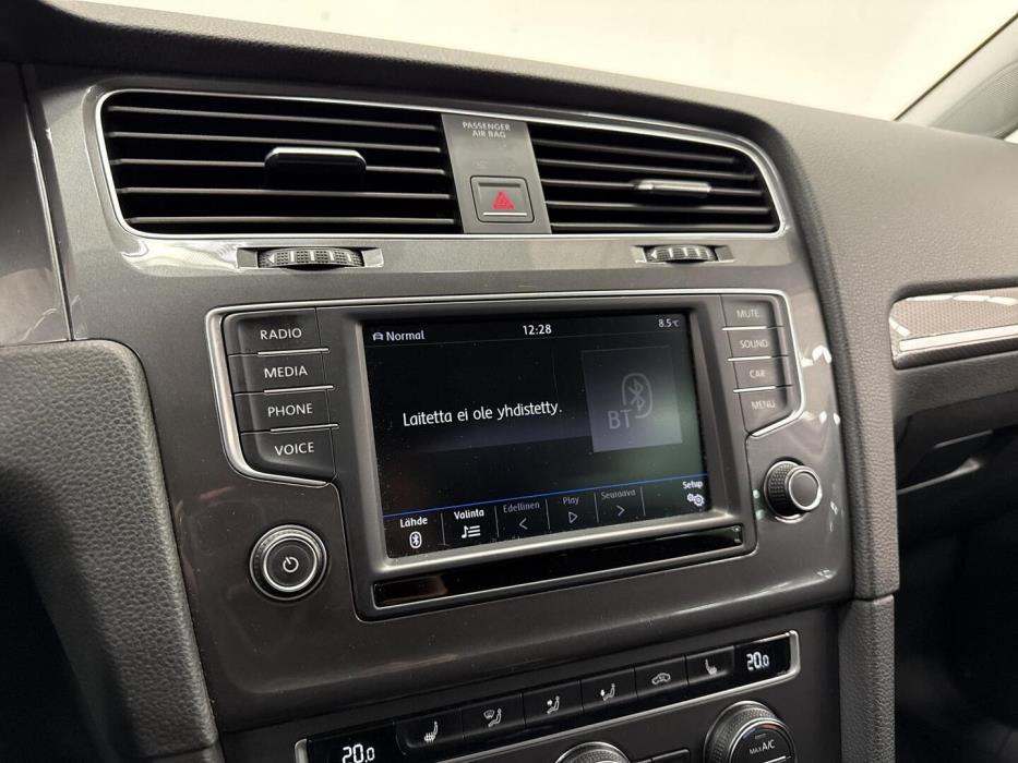 VOLKSWAGEN Golf 2017