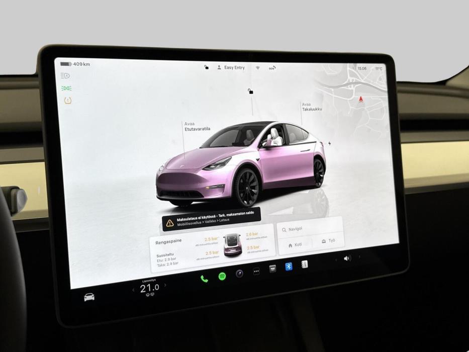 TESLA Model Y 2024