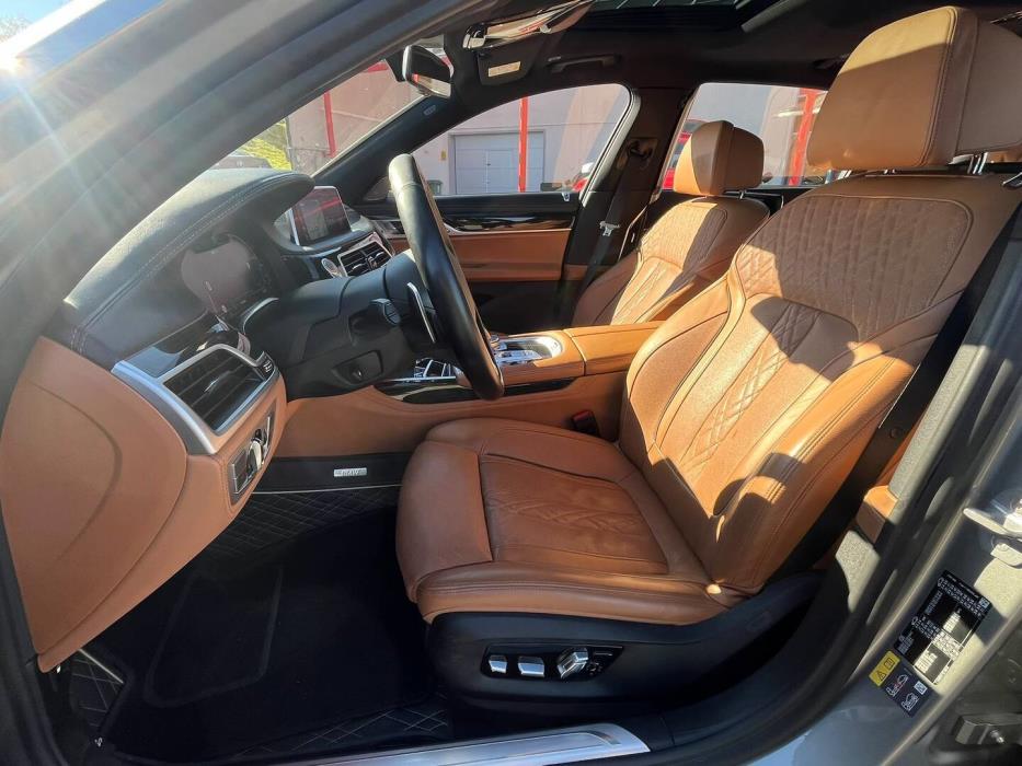 BMW 745 2020