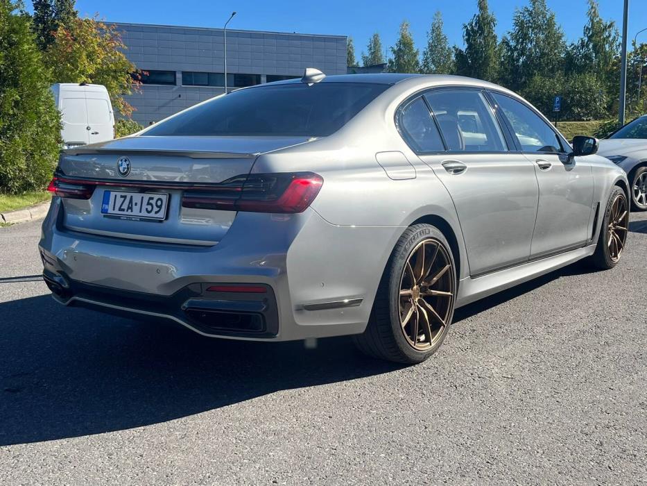BMW 745 2020