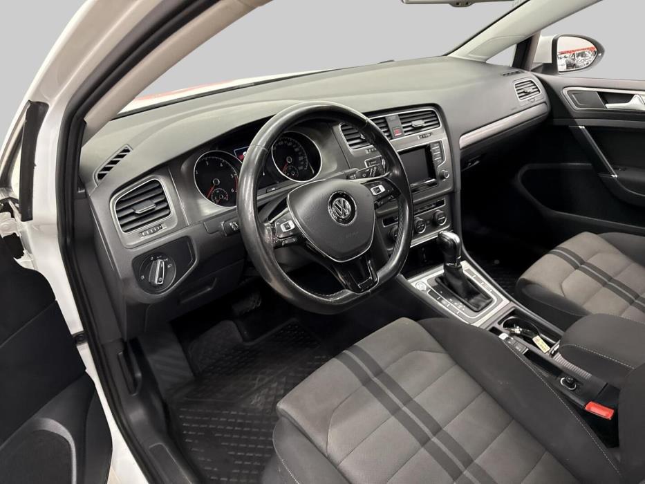 VOLKSWAGEN Golf 2013