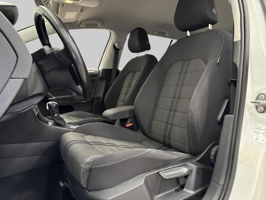 VOLKSWAGEN Golf 2013