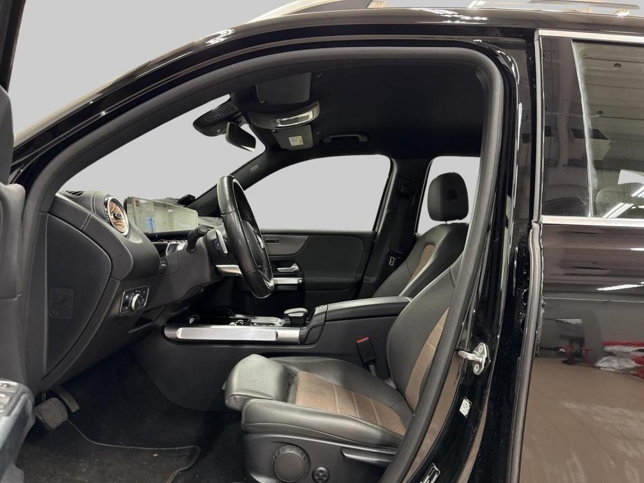 MERCEDES-BENZ EQB 2022