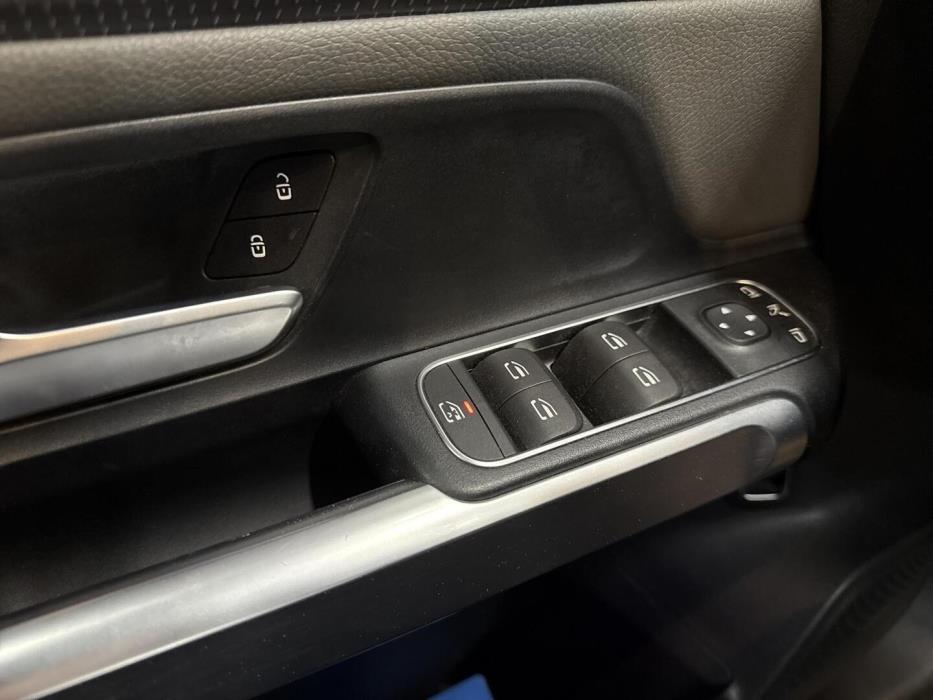 MERCEDES-BENZ EQB 2022