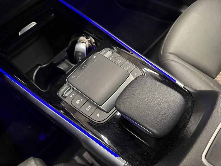 MERCEDES-BENZ EQB 2022