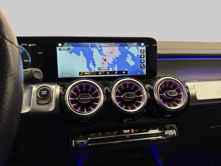 MERCEDES-BENZ EQB 2022