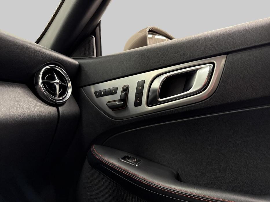 MERCEDES-BENZ SLK 2011