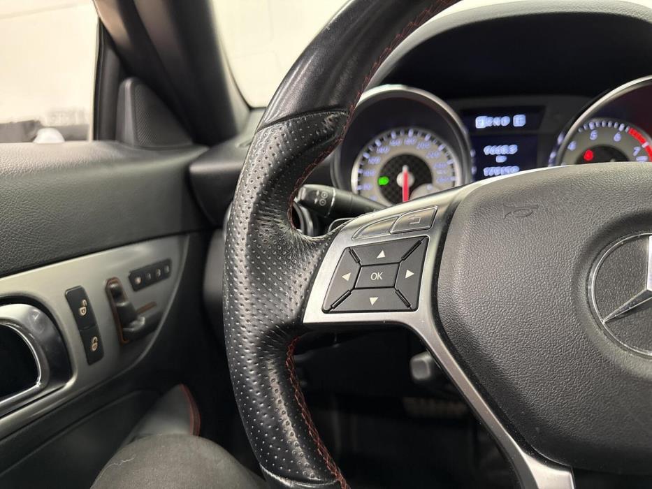 MERCEDES-BENZ SLK 2011