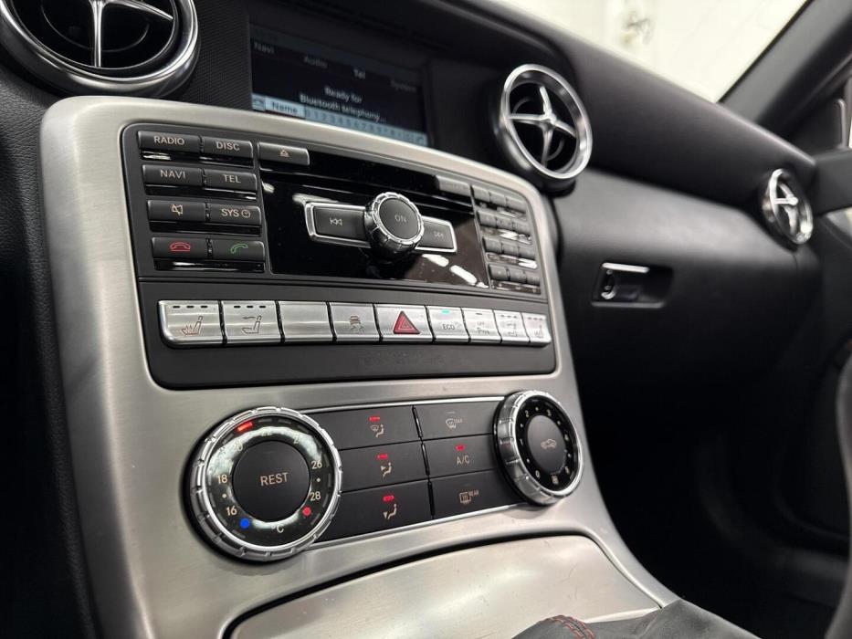 MERCEDES-BENZ SLK 2011