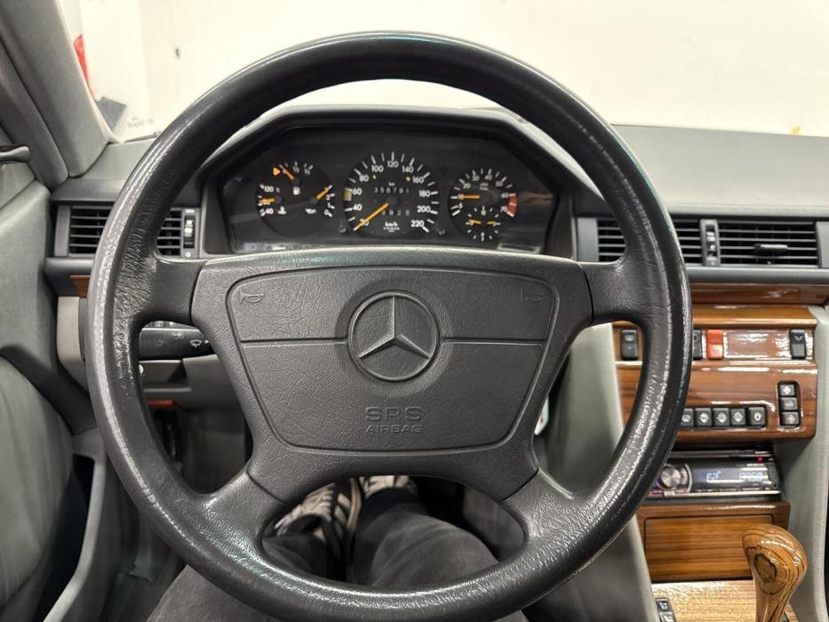 MERCEDES-BENZ CE 1992