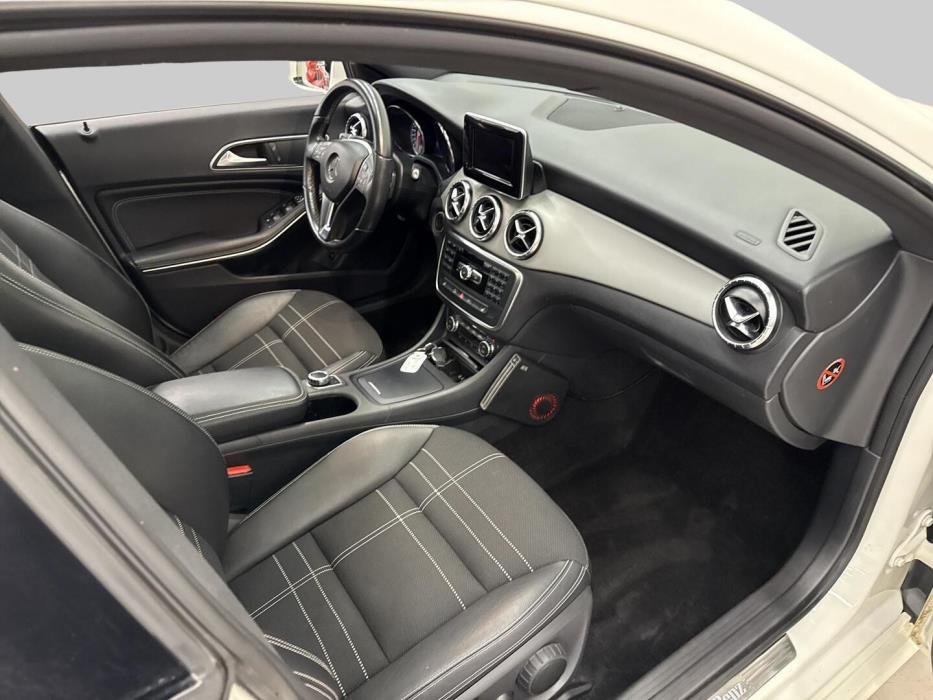 MERCEDES-BENZ CLA 2015