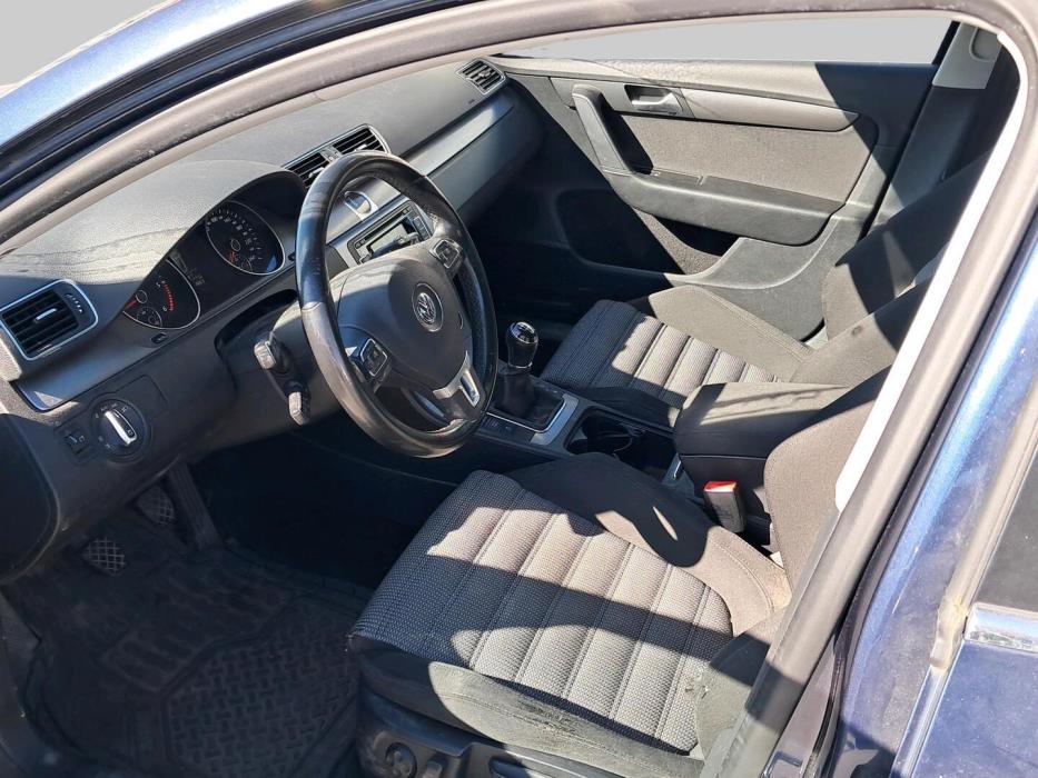 VOLKSWAGEN Passat 2014