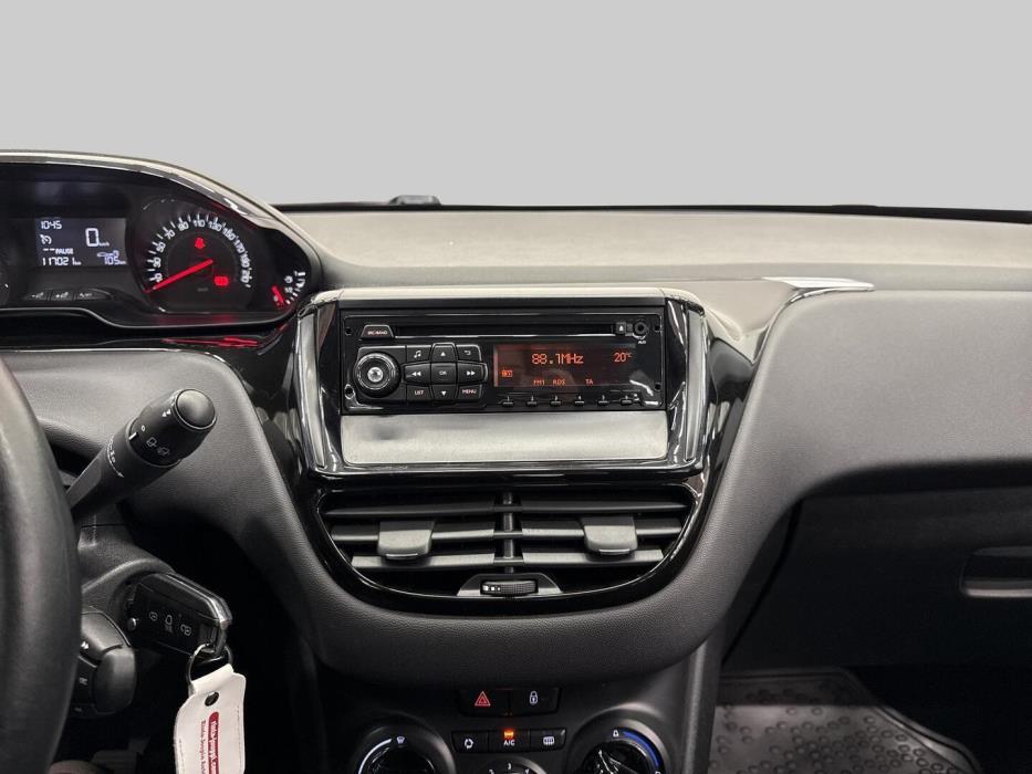 PEUGEOT 208 2014