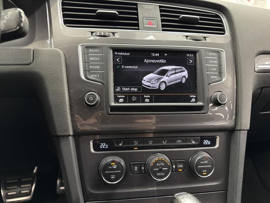 VOLKSWAGEN Golf 2016