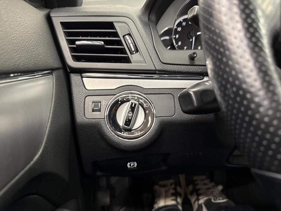 MERCEDES-BENZ E 2010