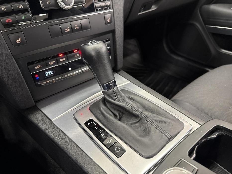 MERCEDES-BENZ E 2010