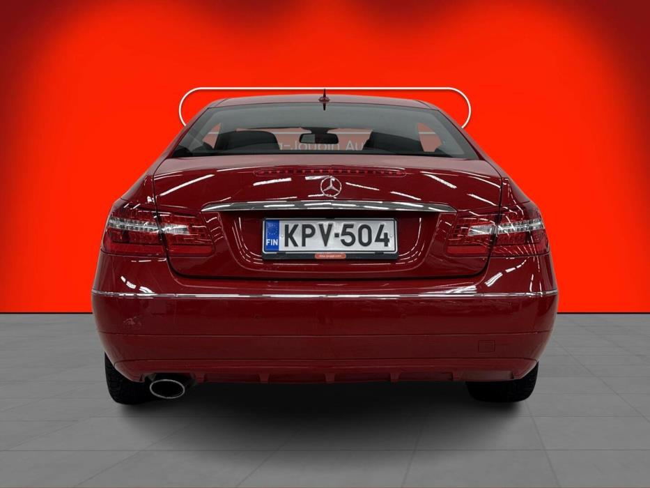 MERCEDES-BENZ E 2010