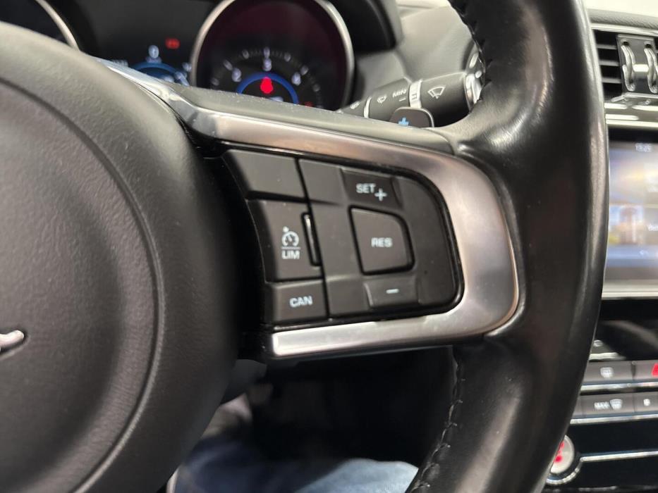 JAGUAR XE 2016