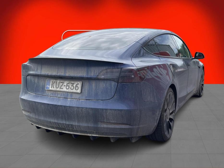 TESLA Model 3 2021