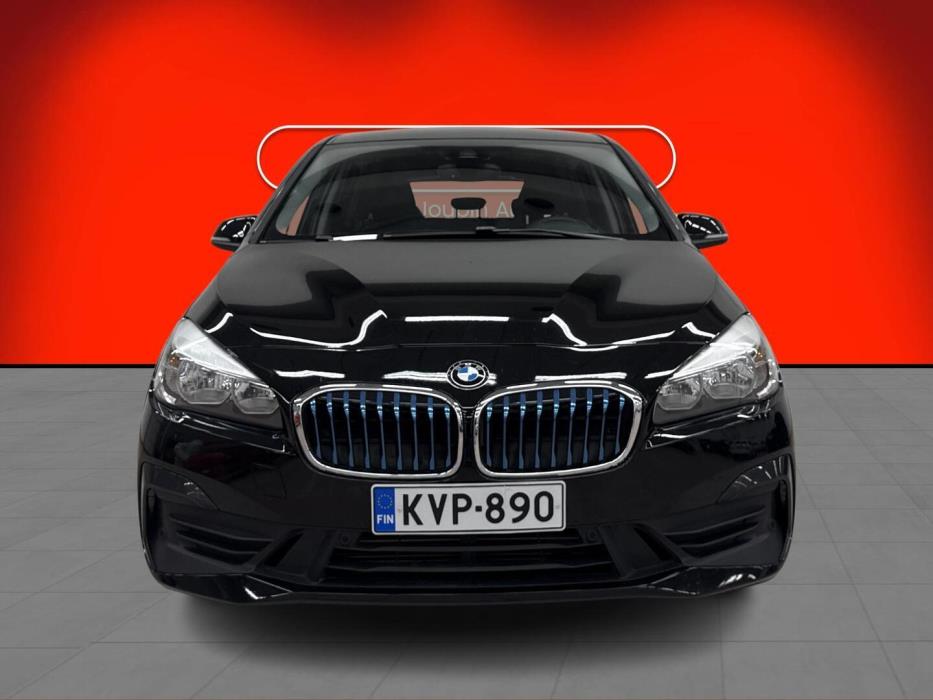 BMW 225 2019