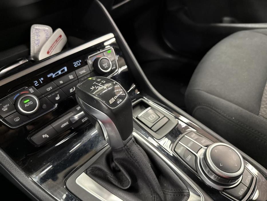 BMW 225 2019