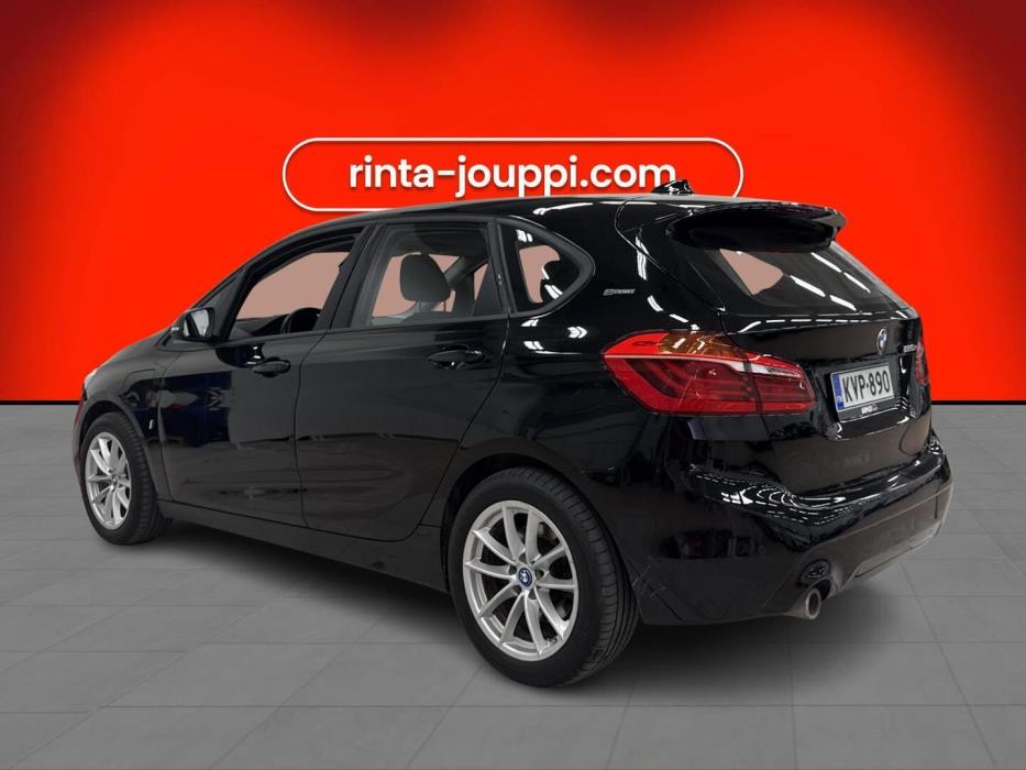 BMW 225 2019