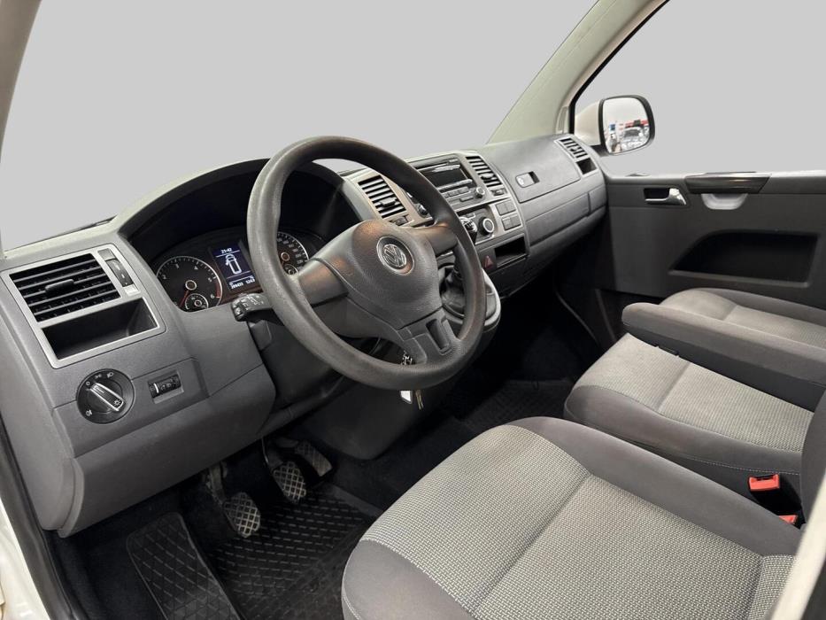 VOLKSWAGEN Caravelle 2013