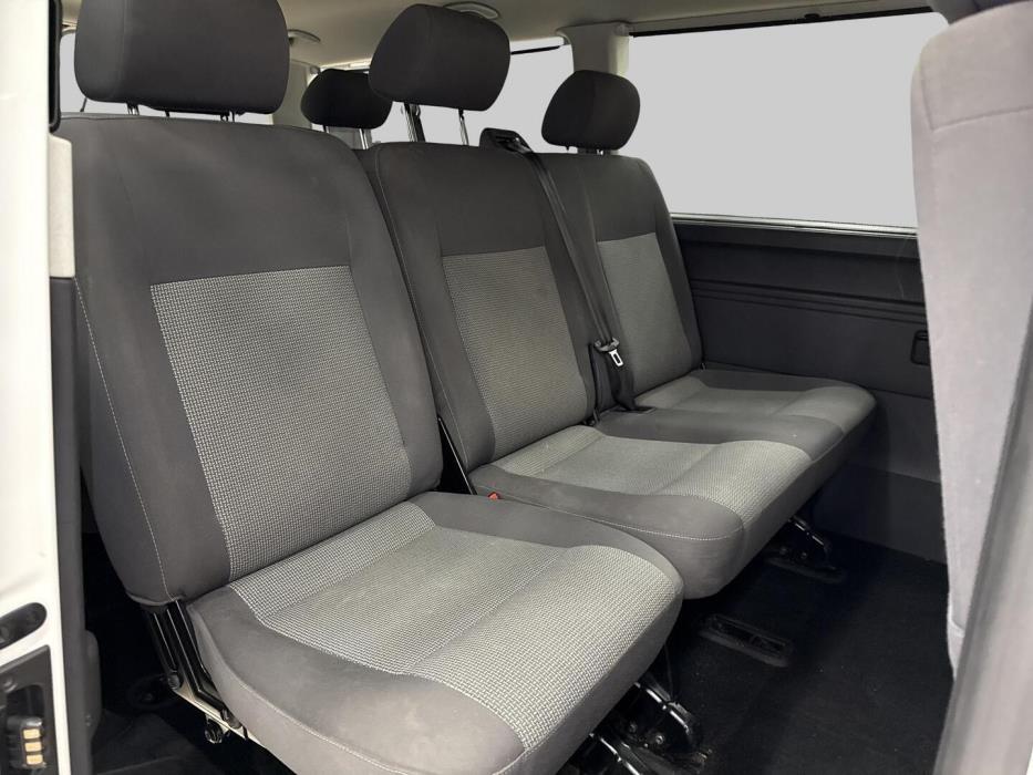 VOLKSWAGEN Caravelle 2013