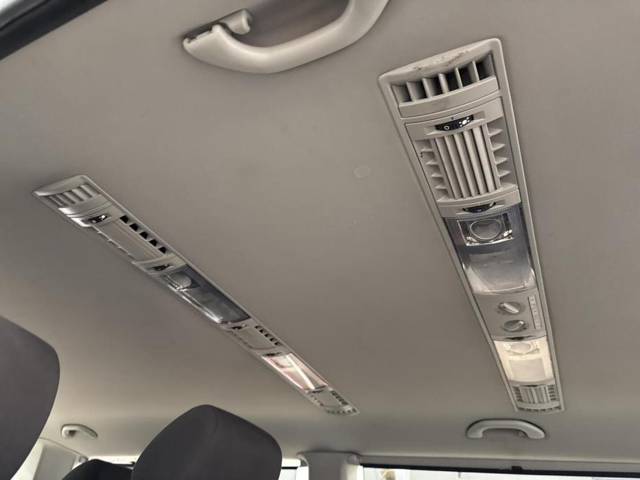 VOLKSWAGEN Caravelle 2013