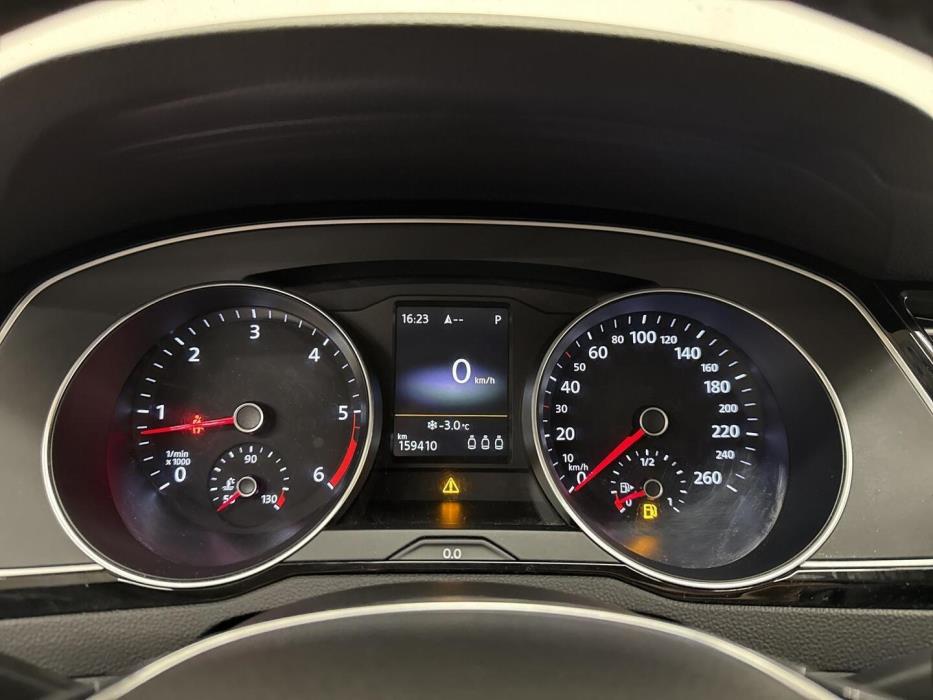 VOLKSWAGEN Passat 2016