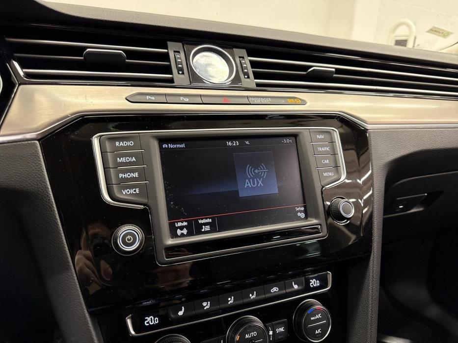 VOLKSWAGEN Passat 2016