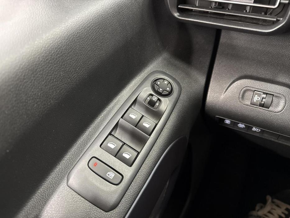 PEUGEOT e-Rifter 2022