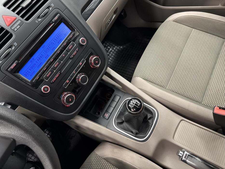 VOLKSWAGEN Jetta 2010