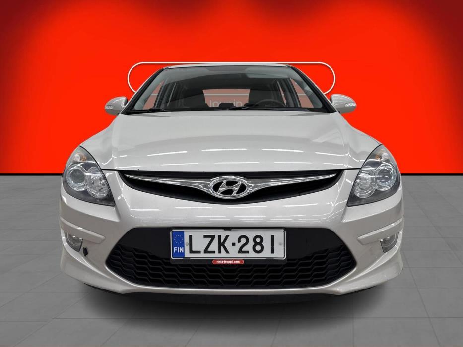 HYUNDAI i30 2011