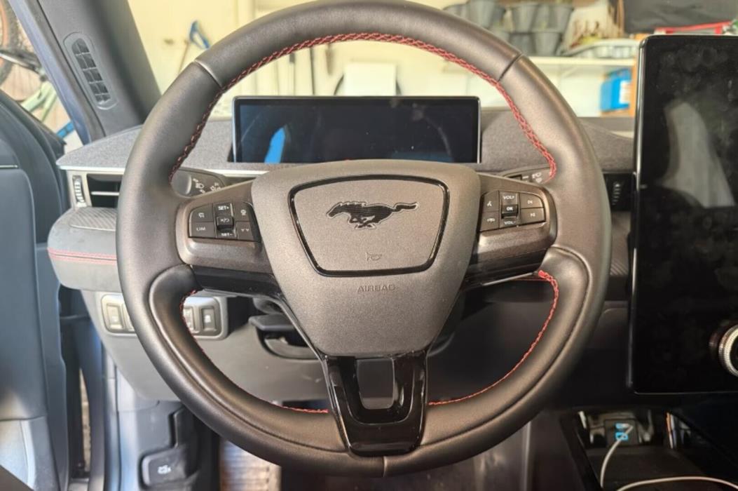 FORD MUSTANG MACH-E 2022