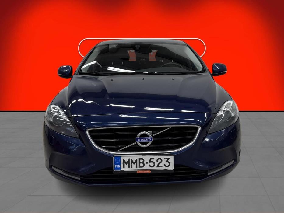 VOLVO V40 2015