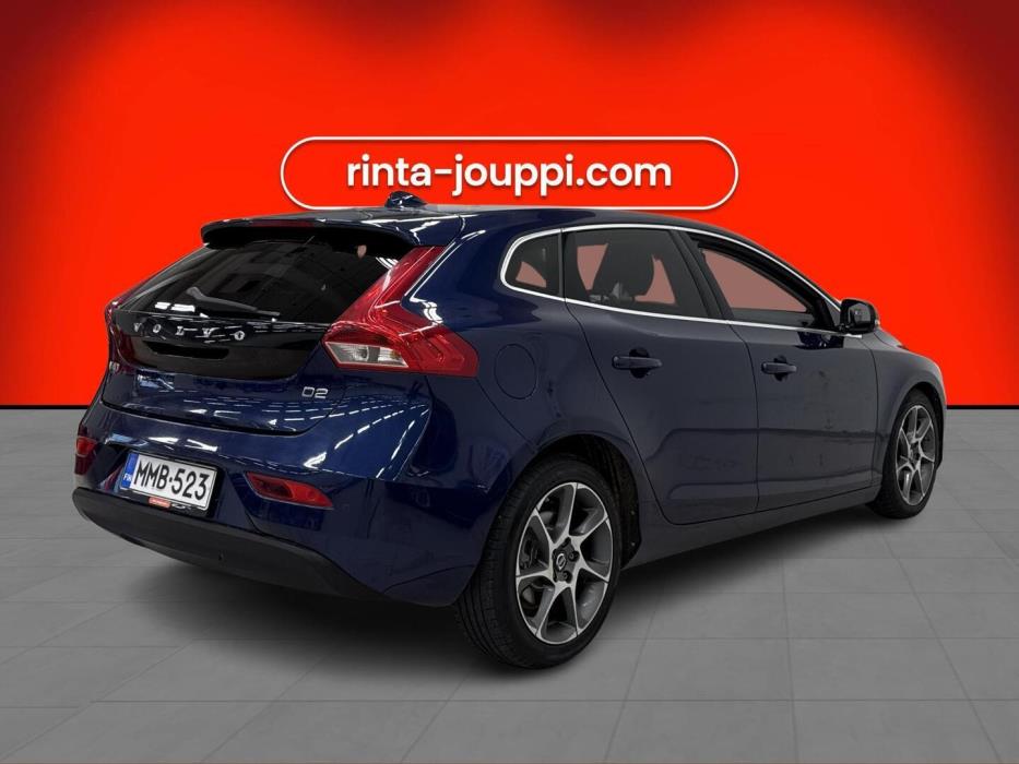 VOLVO V40 2015