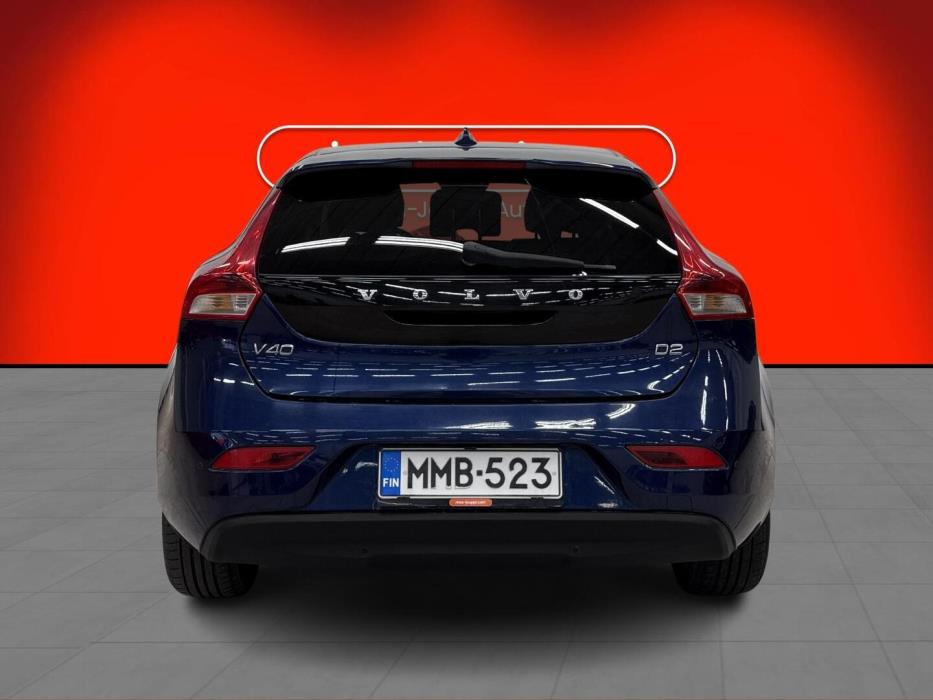 VOLVO V40 2015