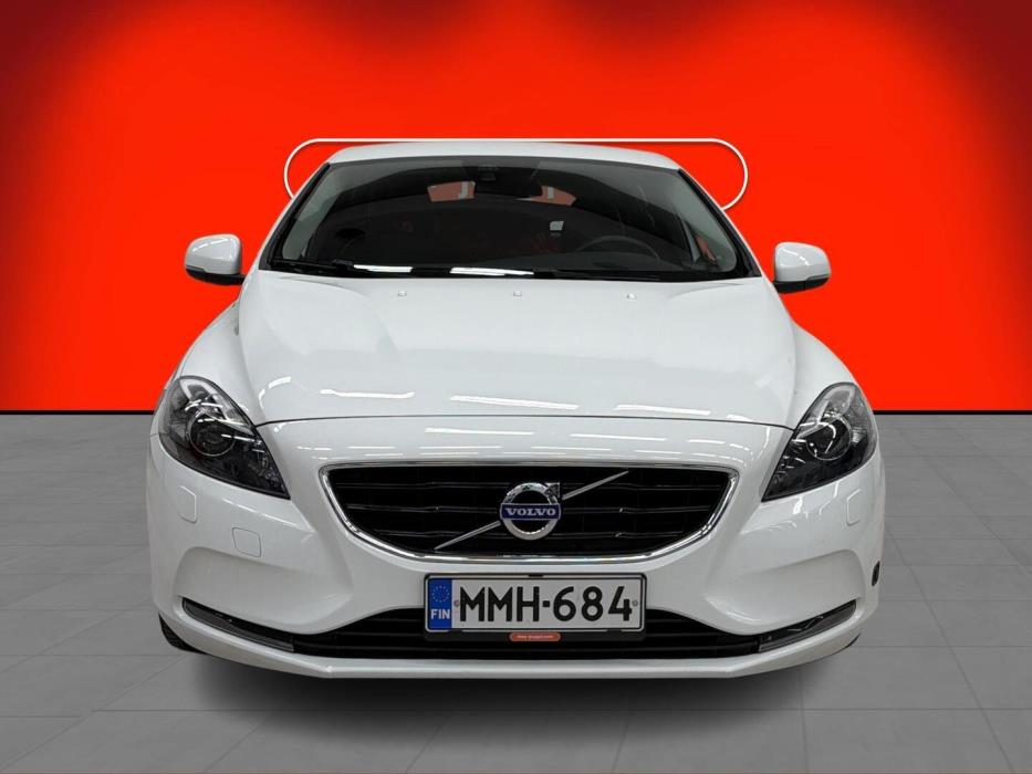VOLVO V40 2015