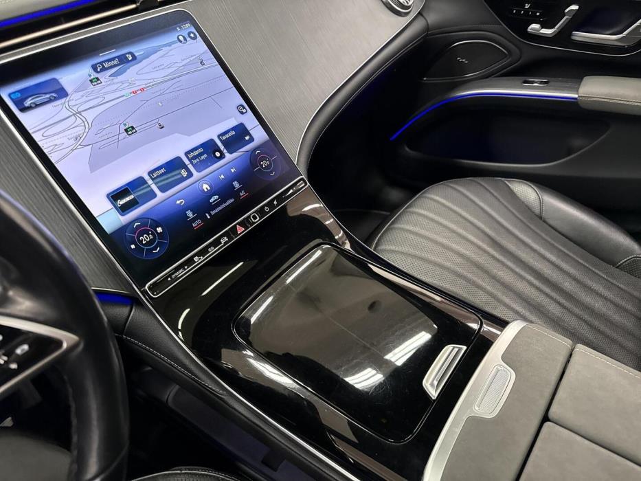 MERCEDES-BENZ EQS 2022