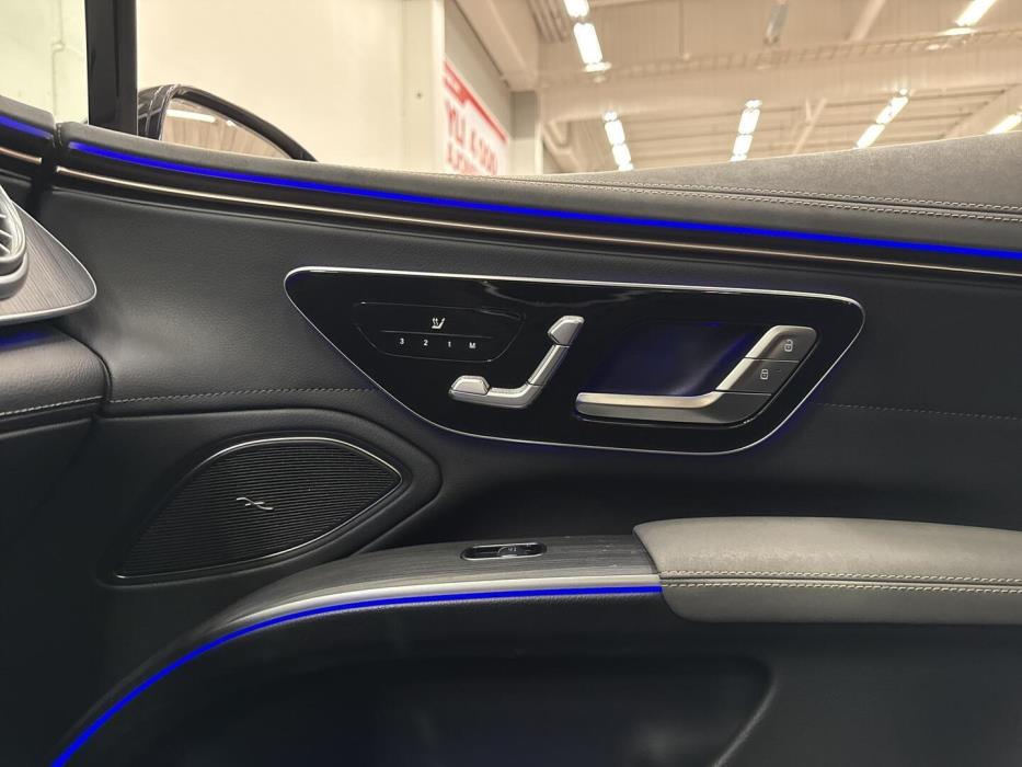 MERCEDES-BENZ EQS 2022