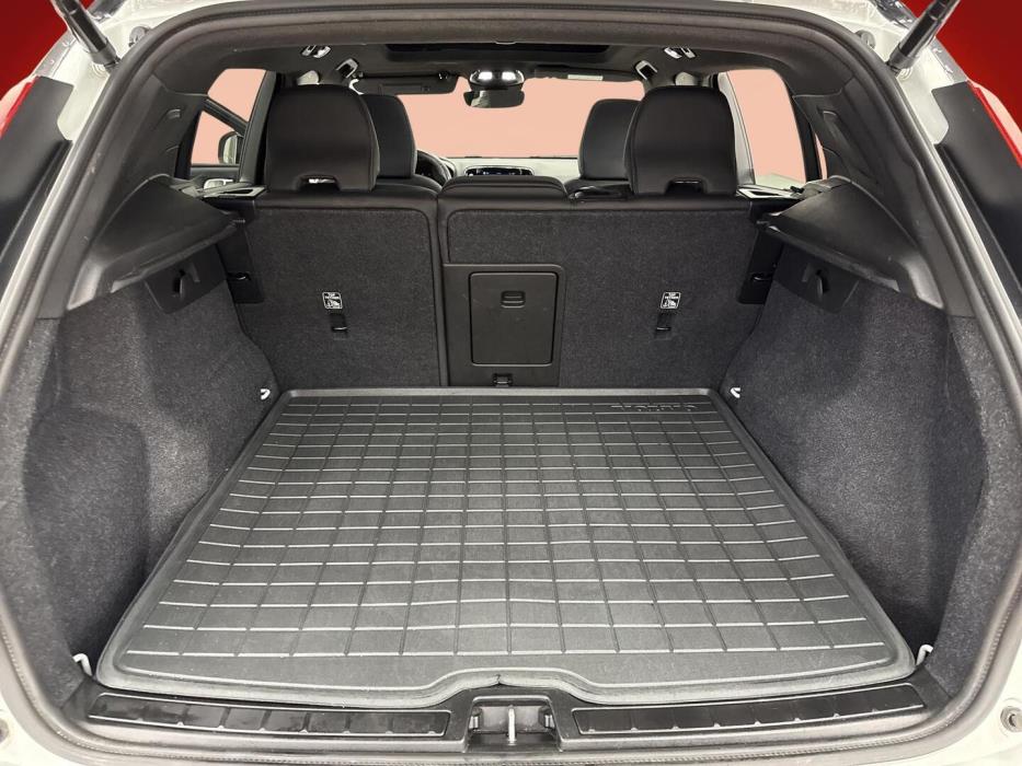 VOLVO XC40 2024