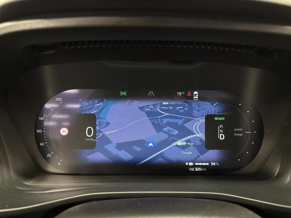 VOLVO XC40 2024