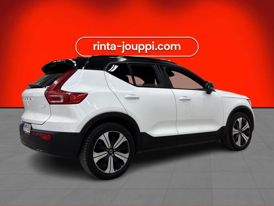 VOLVO XC40 2024