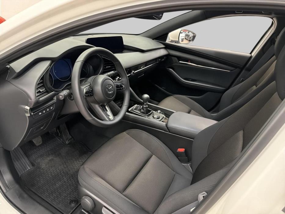 MAZDA 3 2025