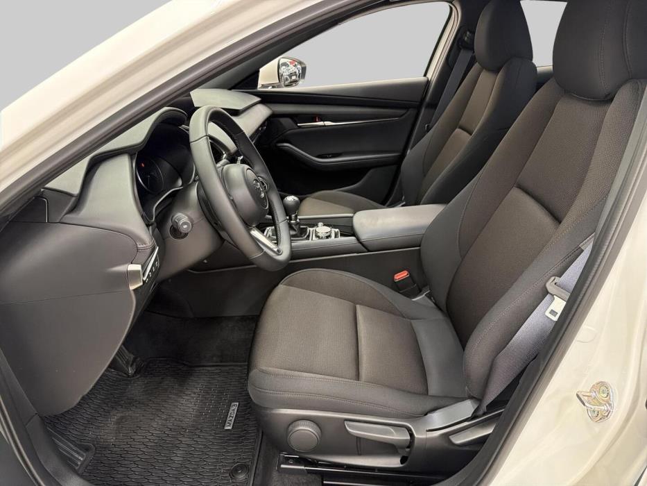 MAZDA 3 2025